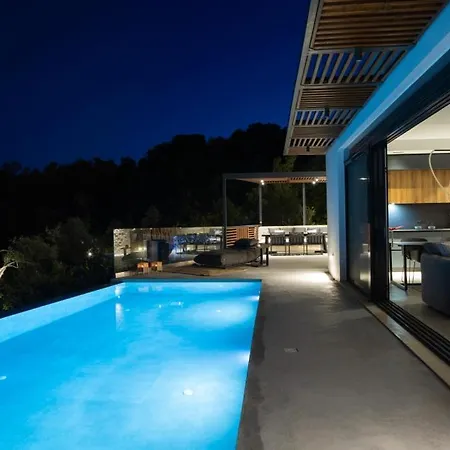Villa Brand New High-End Faos Villas Two Fternon